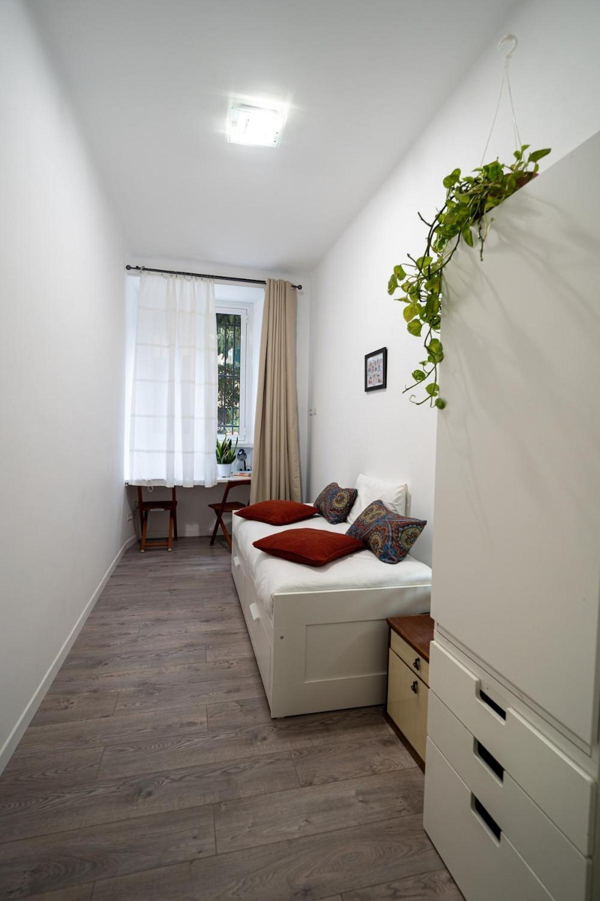 Britannia 36 Apartment Rom