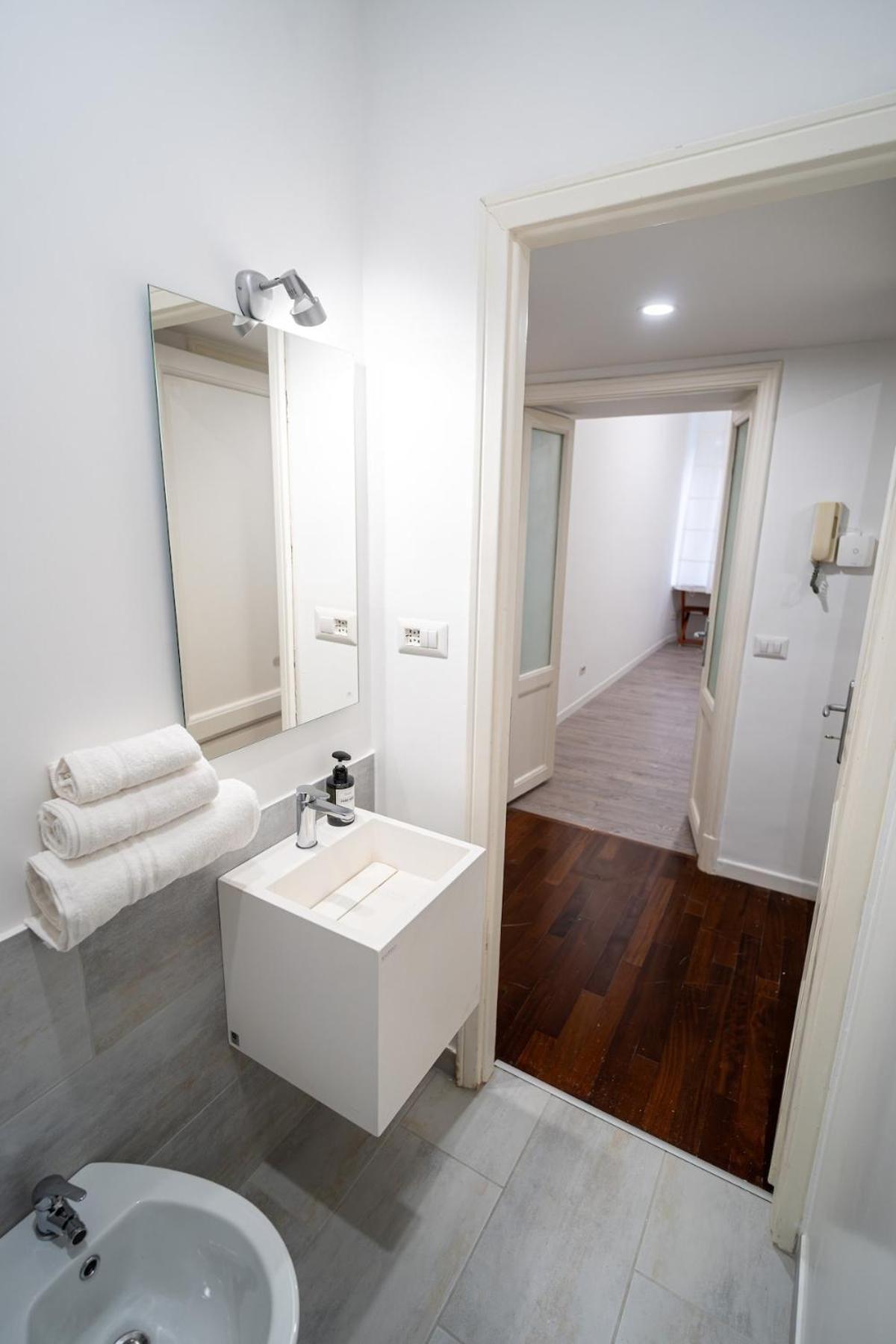 Britannia 36 Apartment Rom